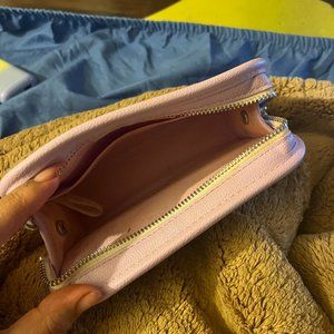 Glossier olivia rodrigo make up bag 💄, Has some